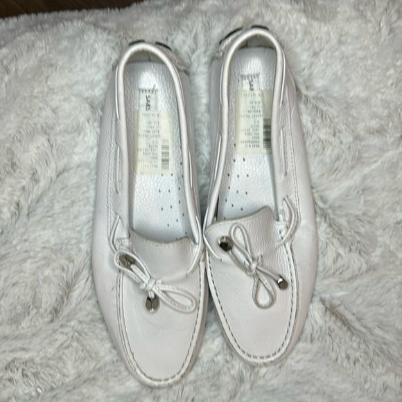 Saks Fifth Avenue Women’s white Leather Driving Mocassin Loafers Brazil Size 9B - Picture 1 of 5